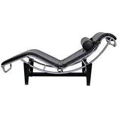 Mid-Century Modern Le Corbusier Cassina Black Leather Chrome Chaise Lounge