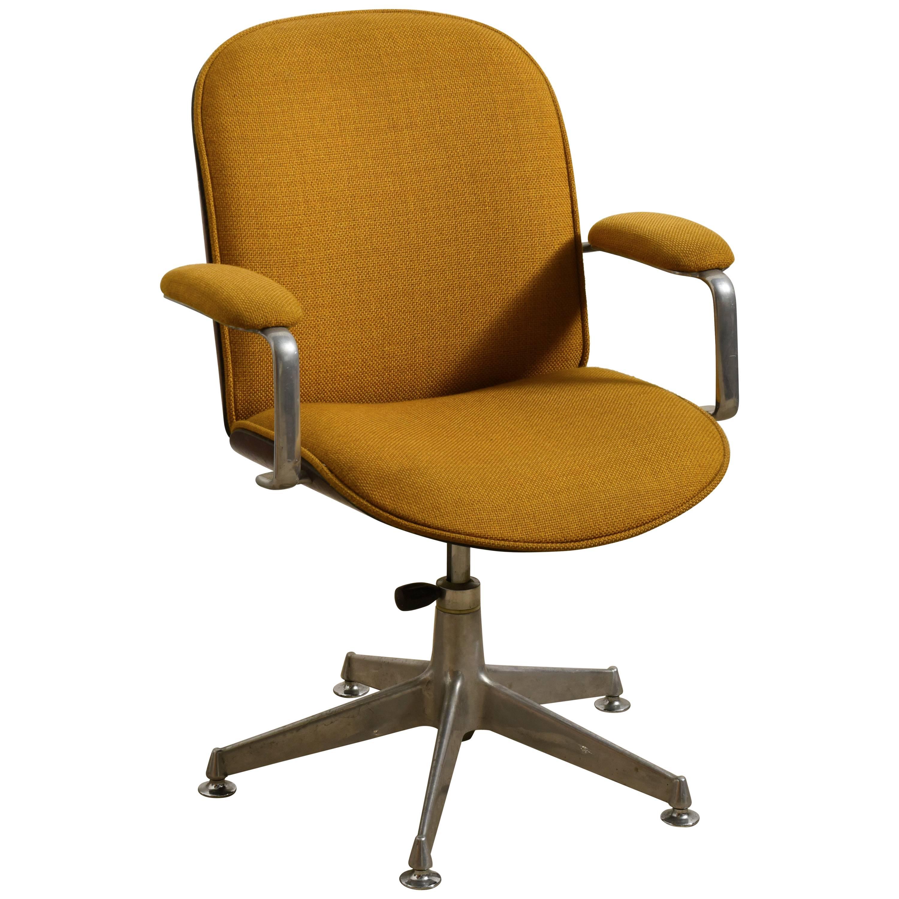I. Parisi for MIM, Roma Swivel Office Chairs of 'Terni' Series with Armrests 