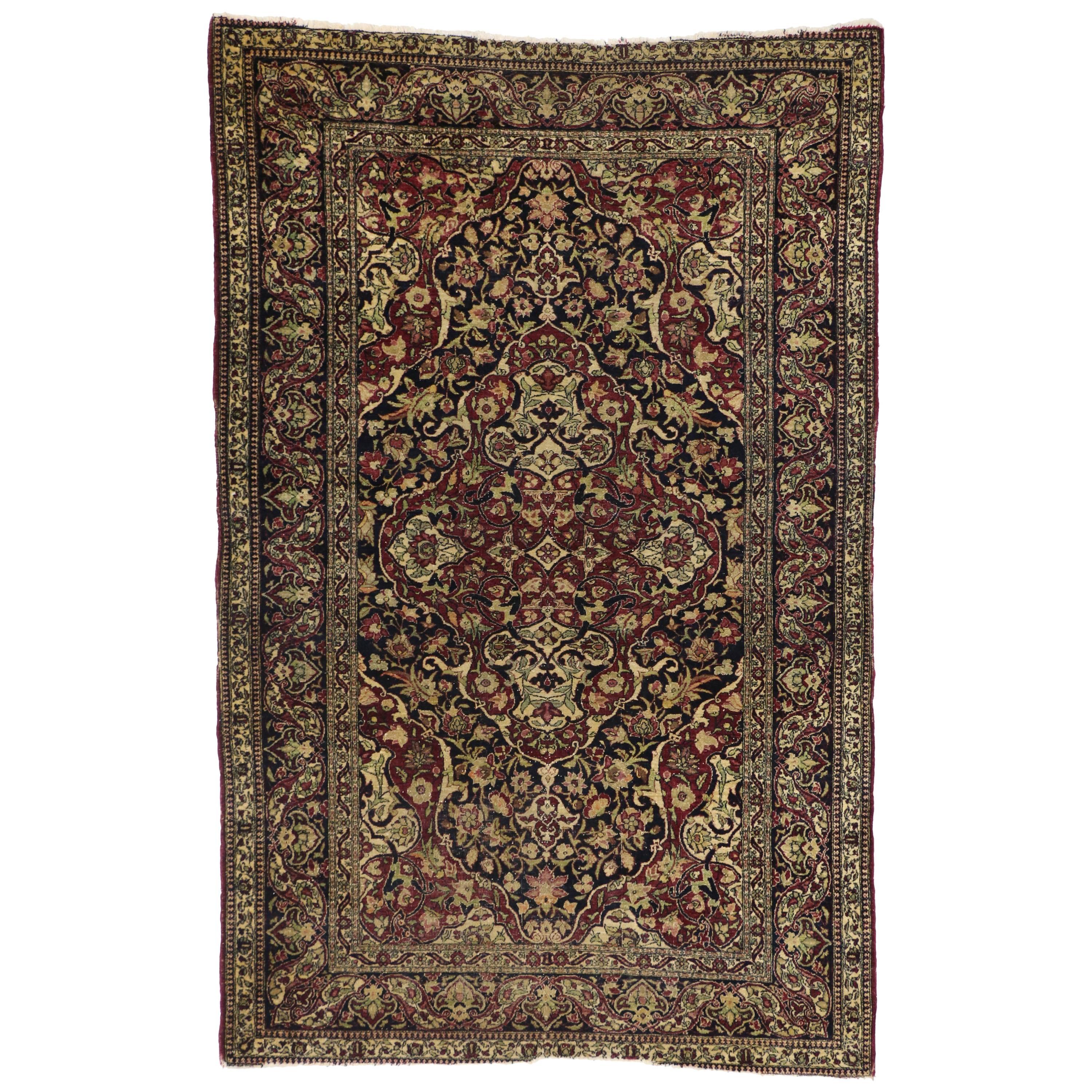 Antique Persian Kerman Rug with Traditional Style, Antique Kirman Persian Rug For Sale