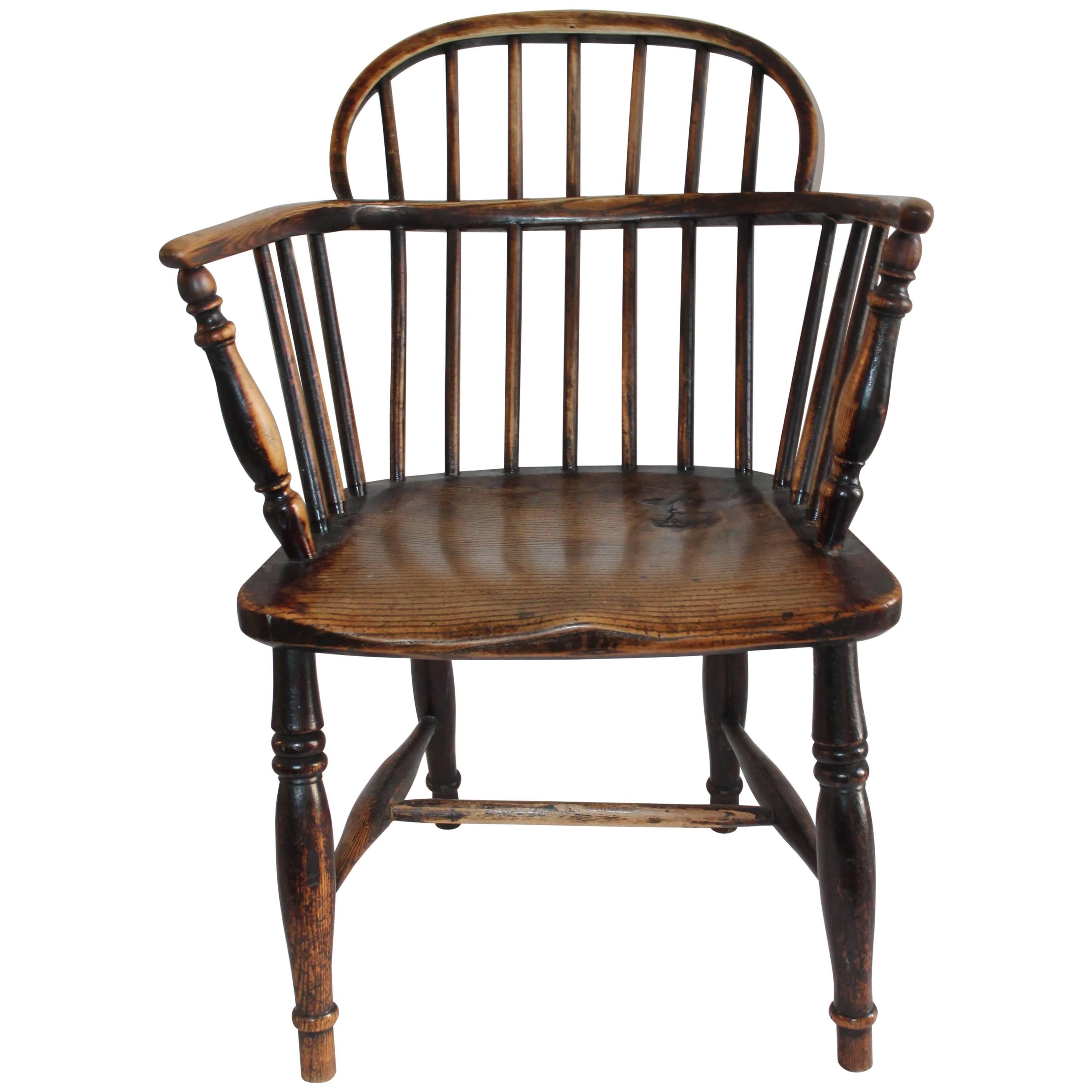 Extended Arm English 19th Century Windsor Chair