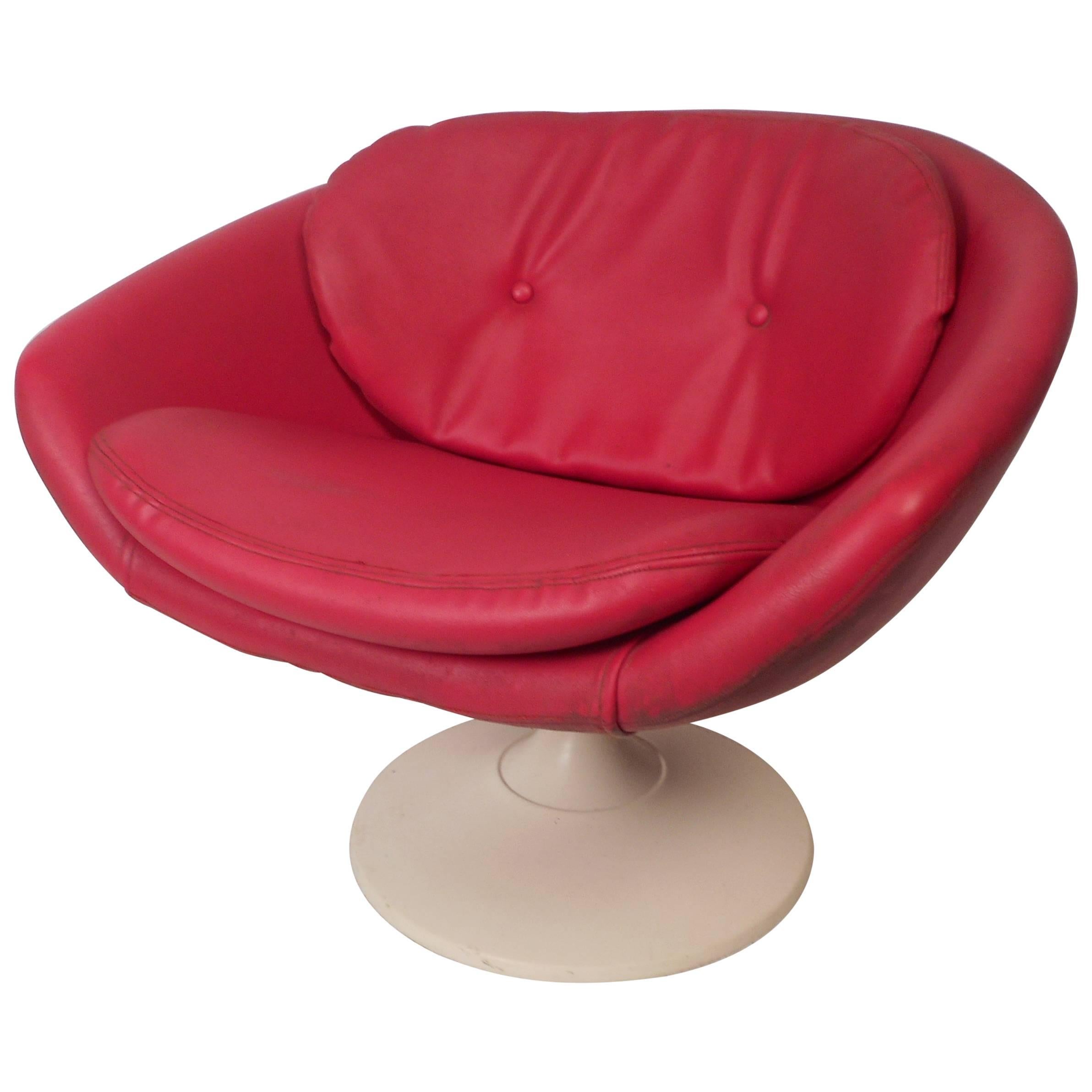 Unusual Mid-Century Modern Overman Pod Chair