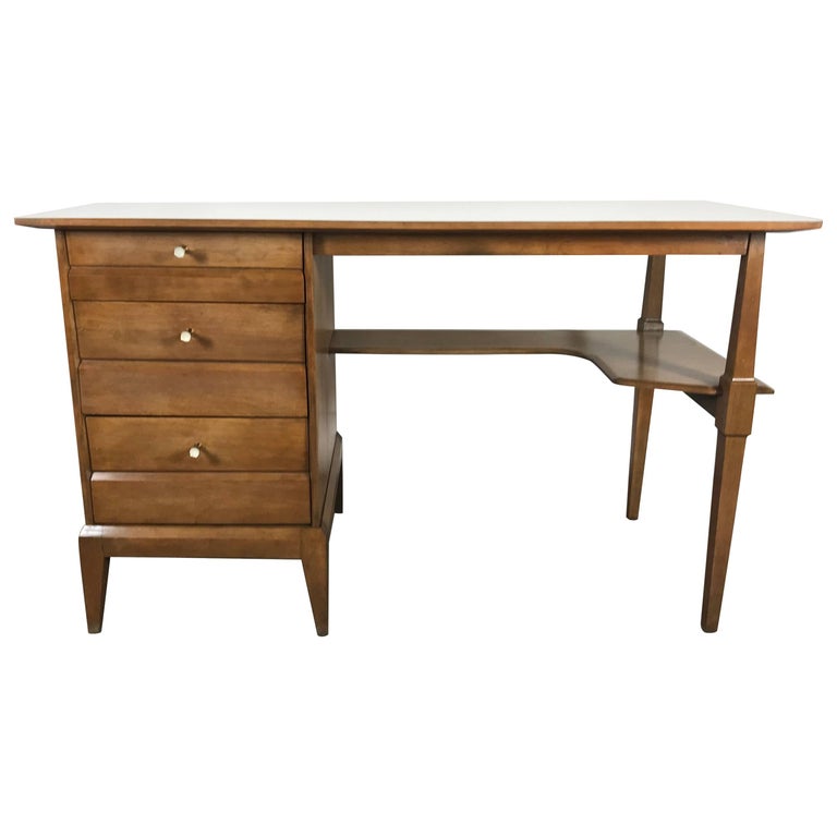 Stylized Mid Century Modern Desk By Heywood Wakefield For Sale At
