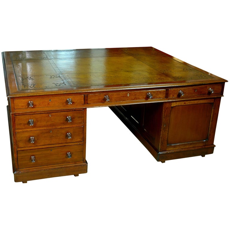 Big 19th Century Victorian Mahogany Partners Desk For Sale At 1stdibs