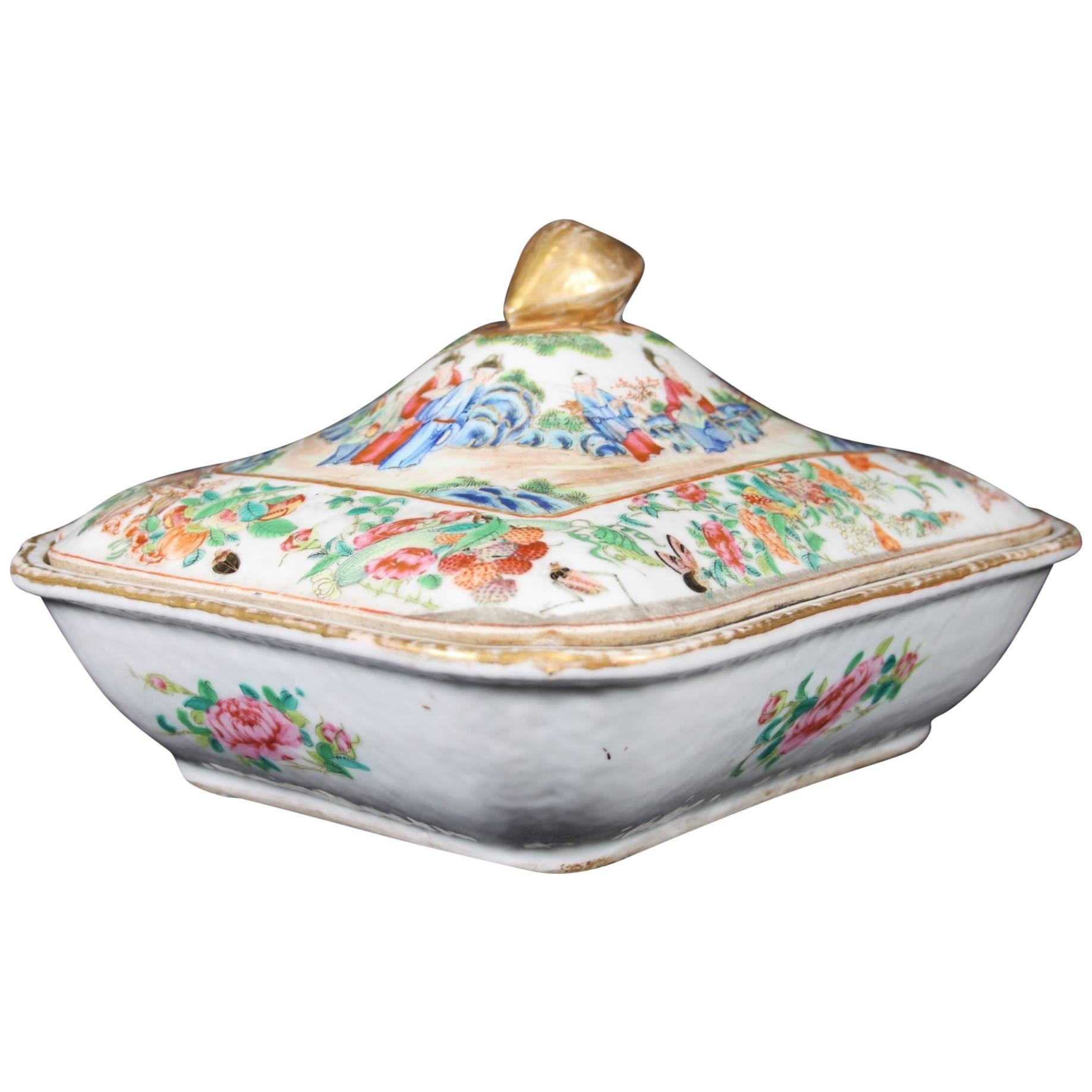 19th Century 1850 Chinese Porcelain Canton ware Famille Rose Export Tureen Dish For Sale