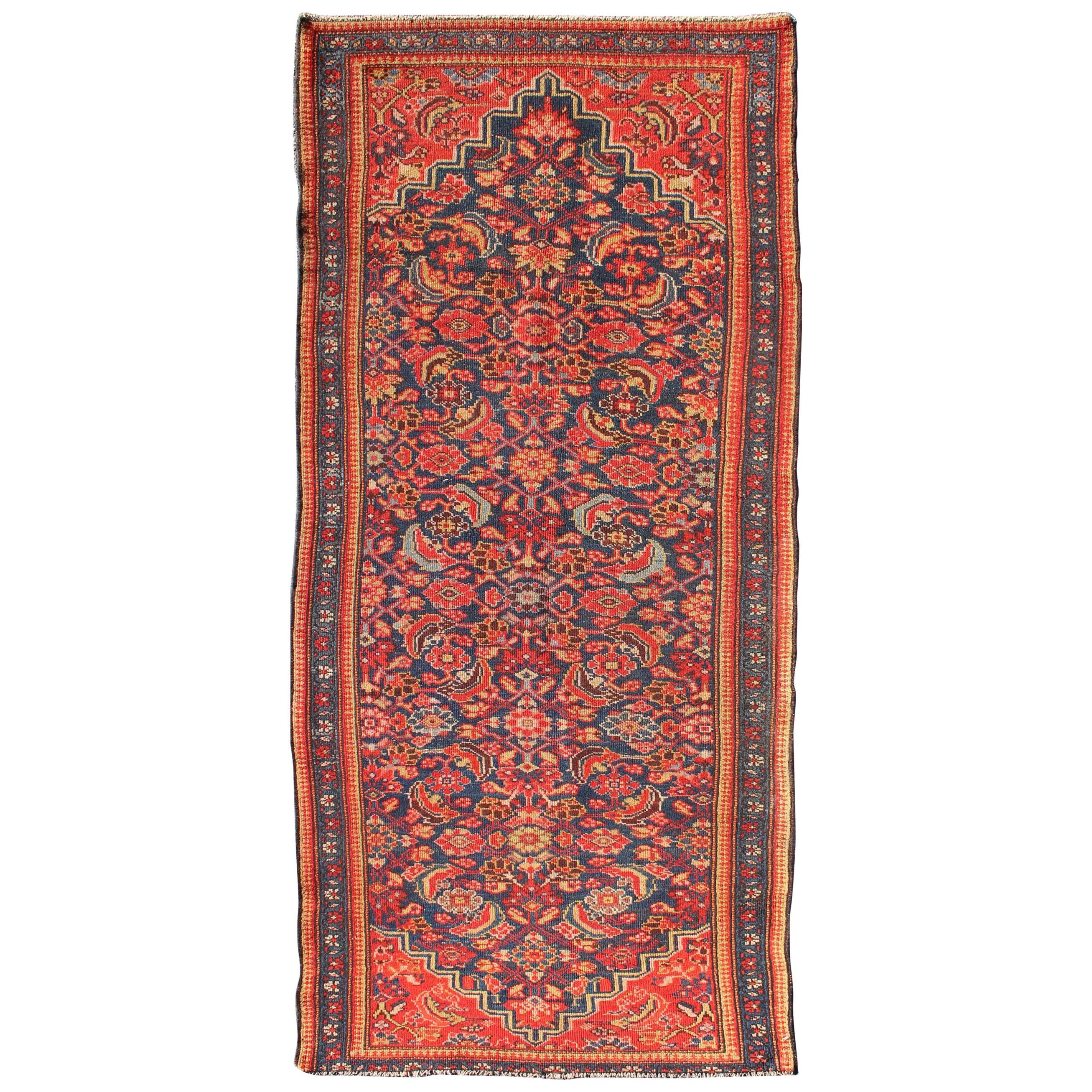 Roter und blauer antiker persischer Malayer-Teppich mit floralem Allover-Muster