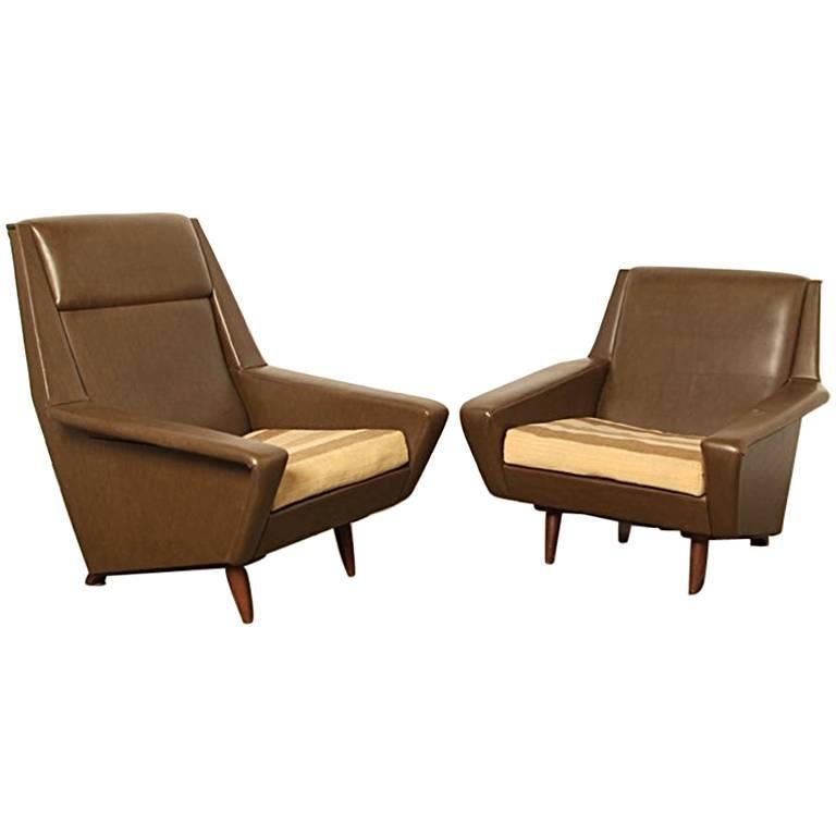 Pair of Vintage Scandinavian Modern Lounge Chairs in the Style of Folke Ohlsson For Sale