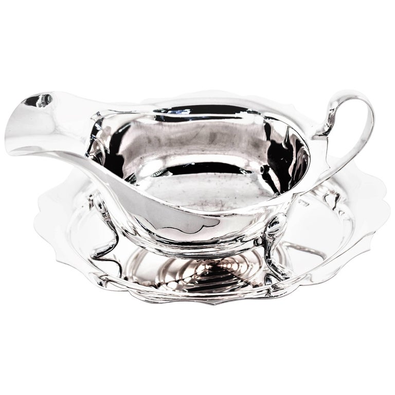 English Gravy Boat and Plate at 1stDibs