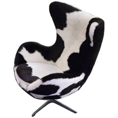 Egg Pony Black and White Armchair