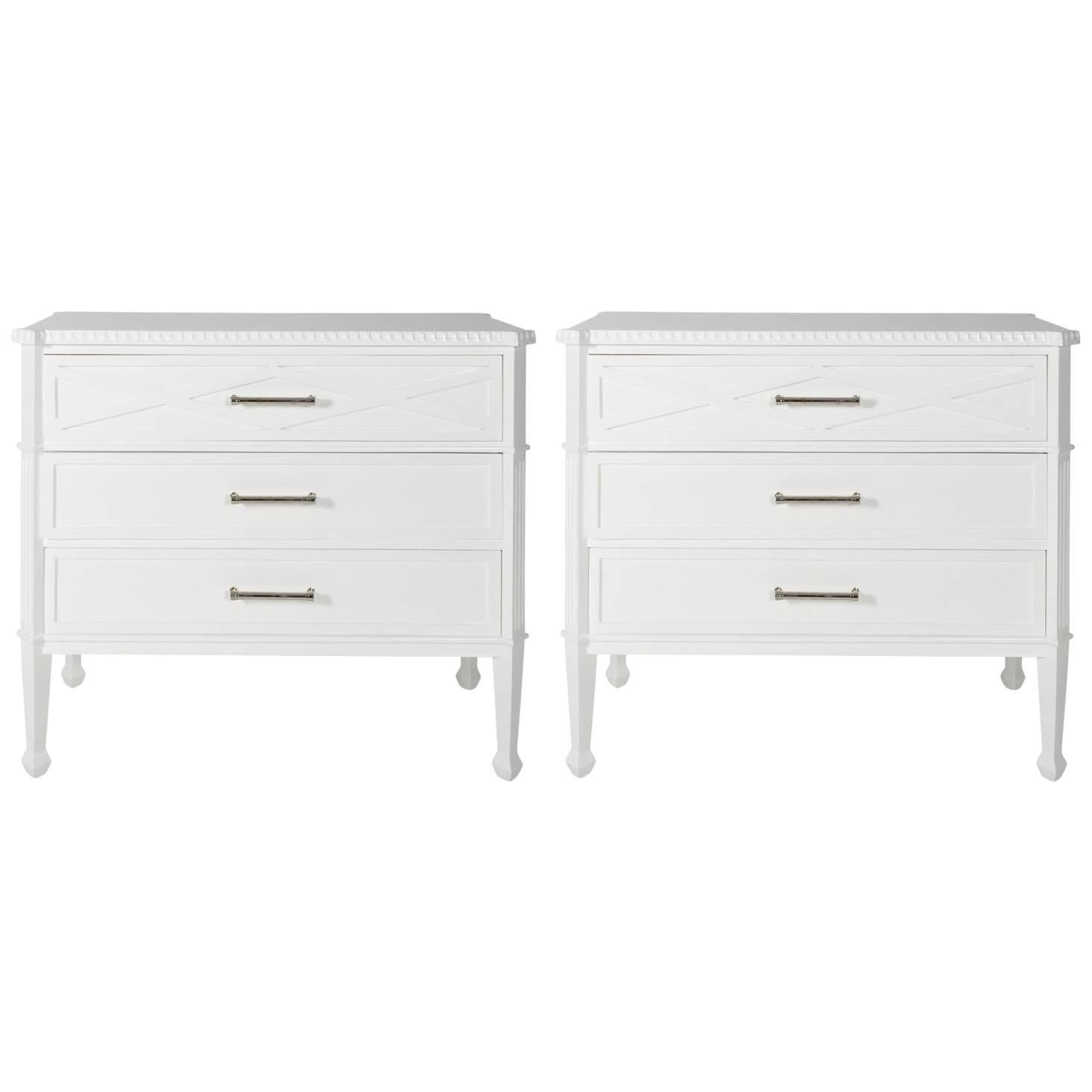 Pair of Modern White lacquered Commodes  For Sale
