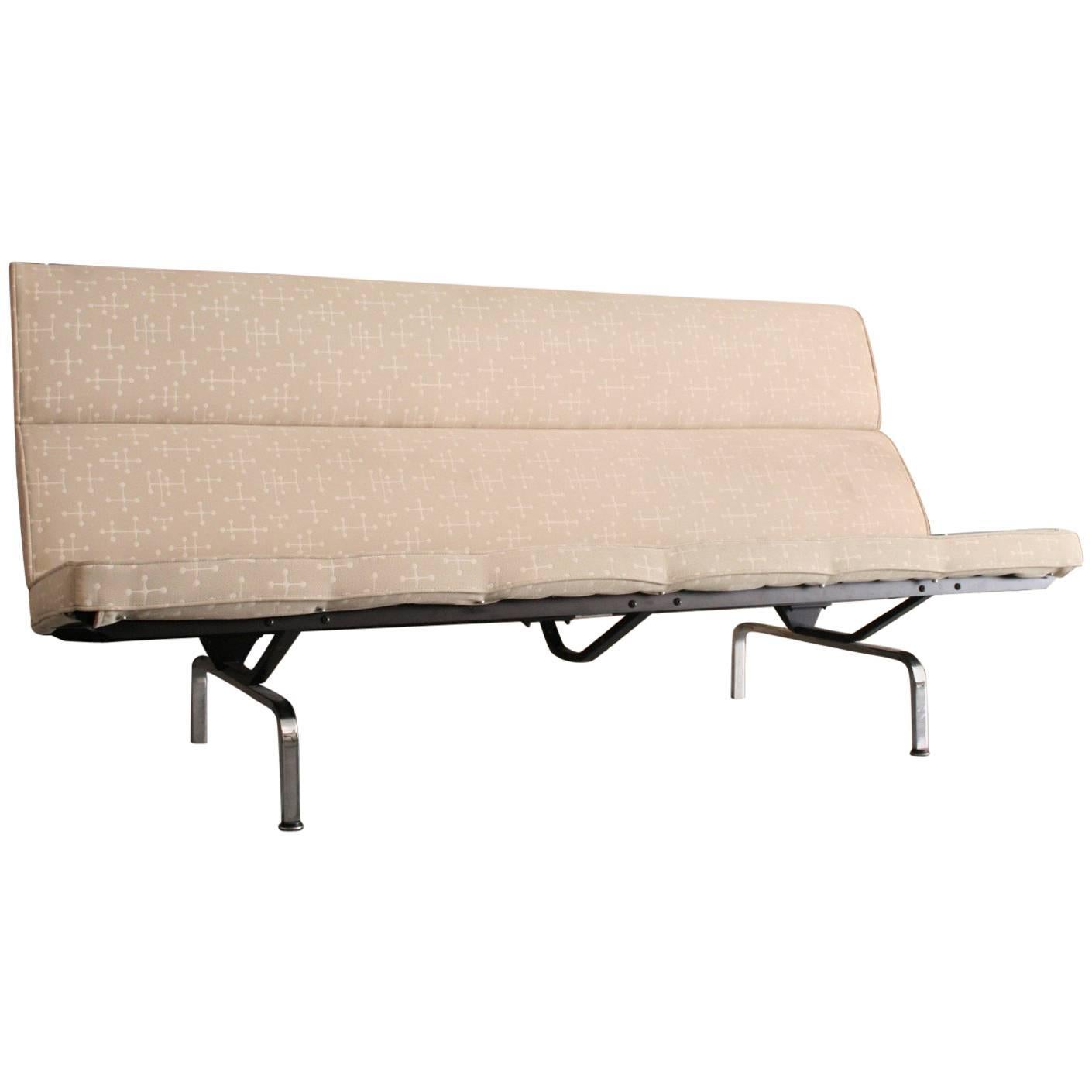 Eames Sofa Compact in Eames Fabric