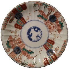18th Century Japanese Imari Porcelain Chrysanthemum Shaped Plate