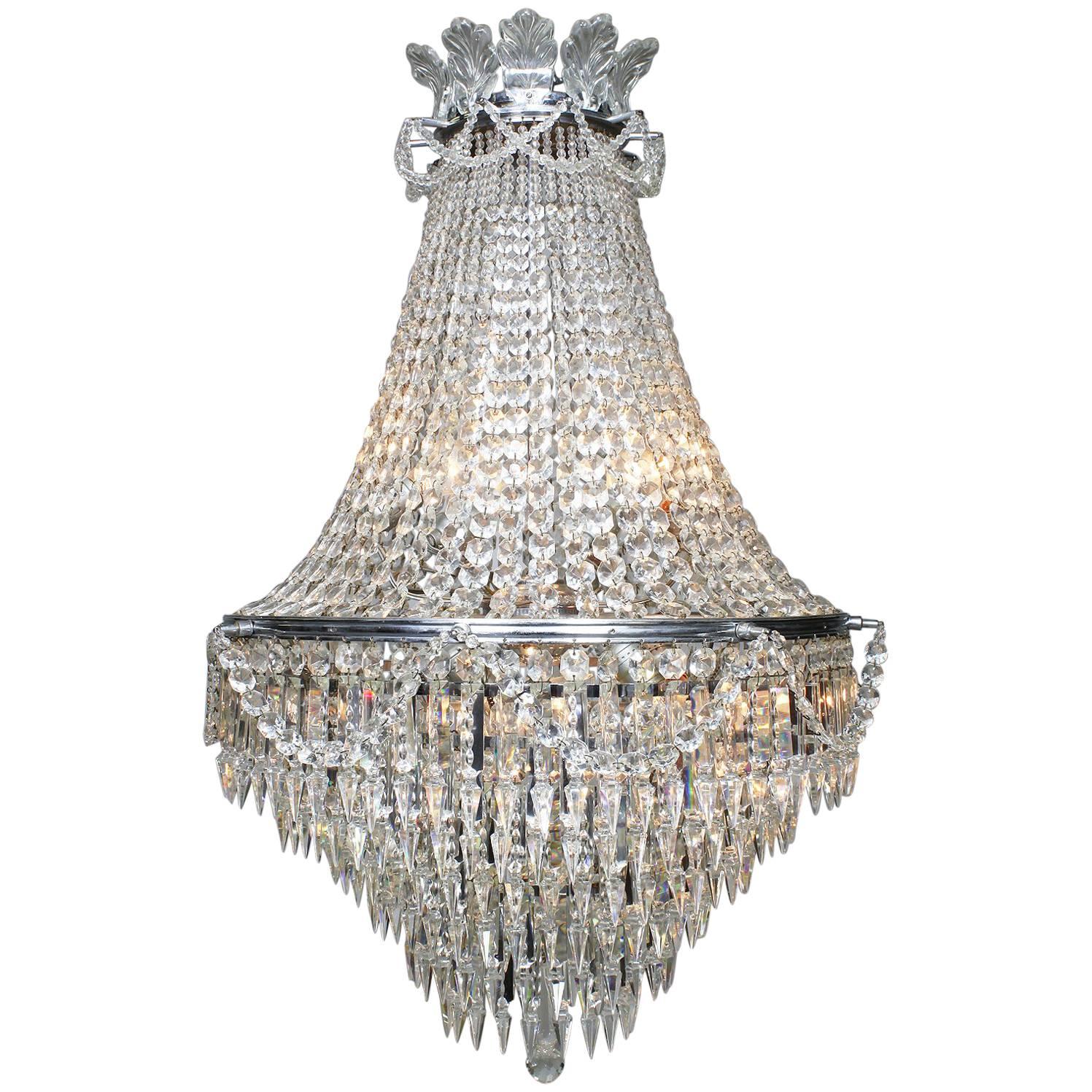French Belle Epoque 19th-20th Century Cut-Glass Chandelier, Baccarat Attributed For Sale