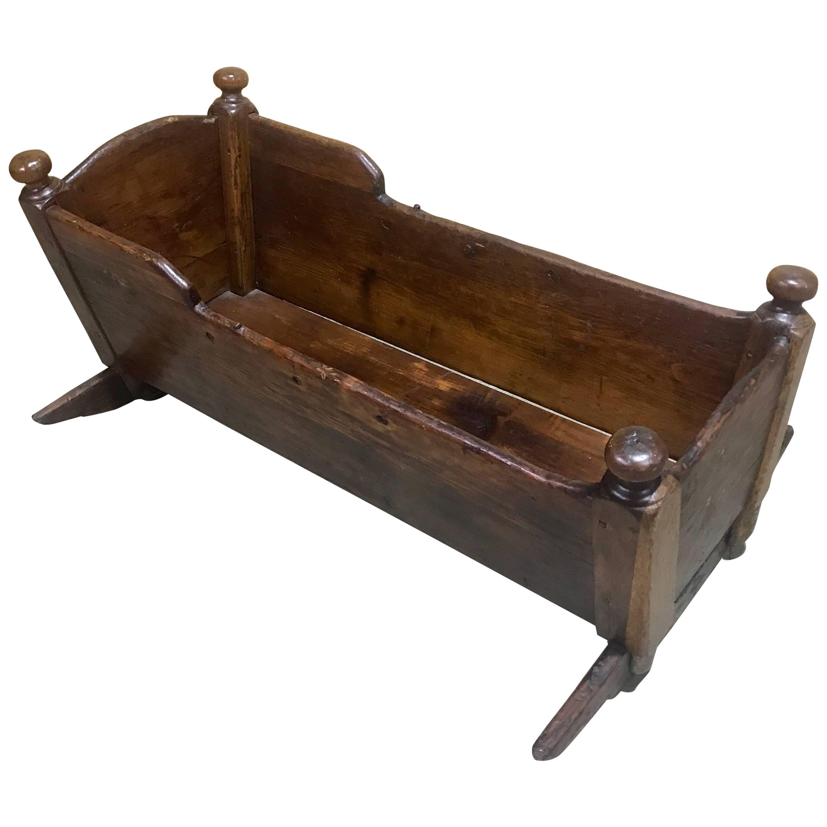19th Century Southern Plantation Wooden Baby Cradle For Sale at 1stDibs