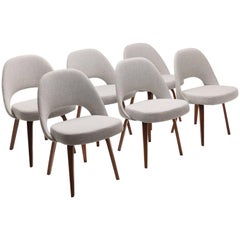 Sechs Vintage Knoll Saarinen Executive Chairs mit Holzbeinen