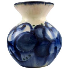 Kähler, Denmark, Glazed Stoneware Vase, 1940s, Cow Horn Glaze