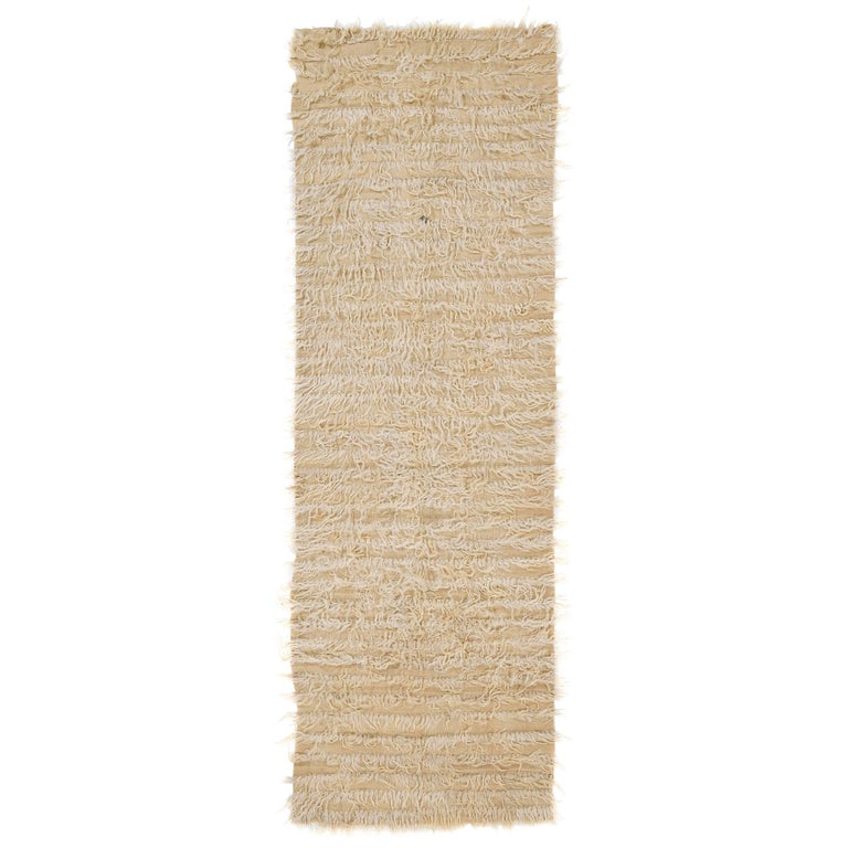 Plain Ivory Tulu Rug Made Of Natural Undyed Mohair Wool For At Plain Ivory Tulu Rug Made Of Natural Undyed Mohair Wool For