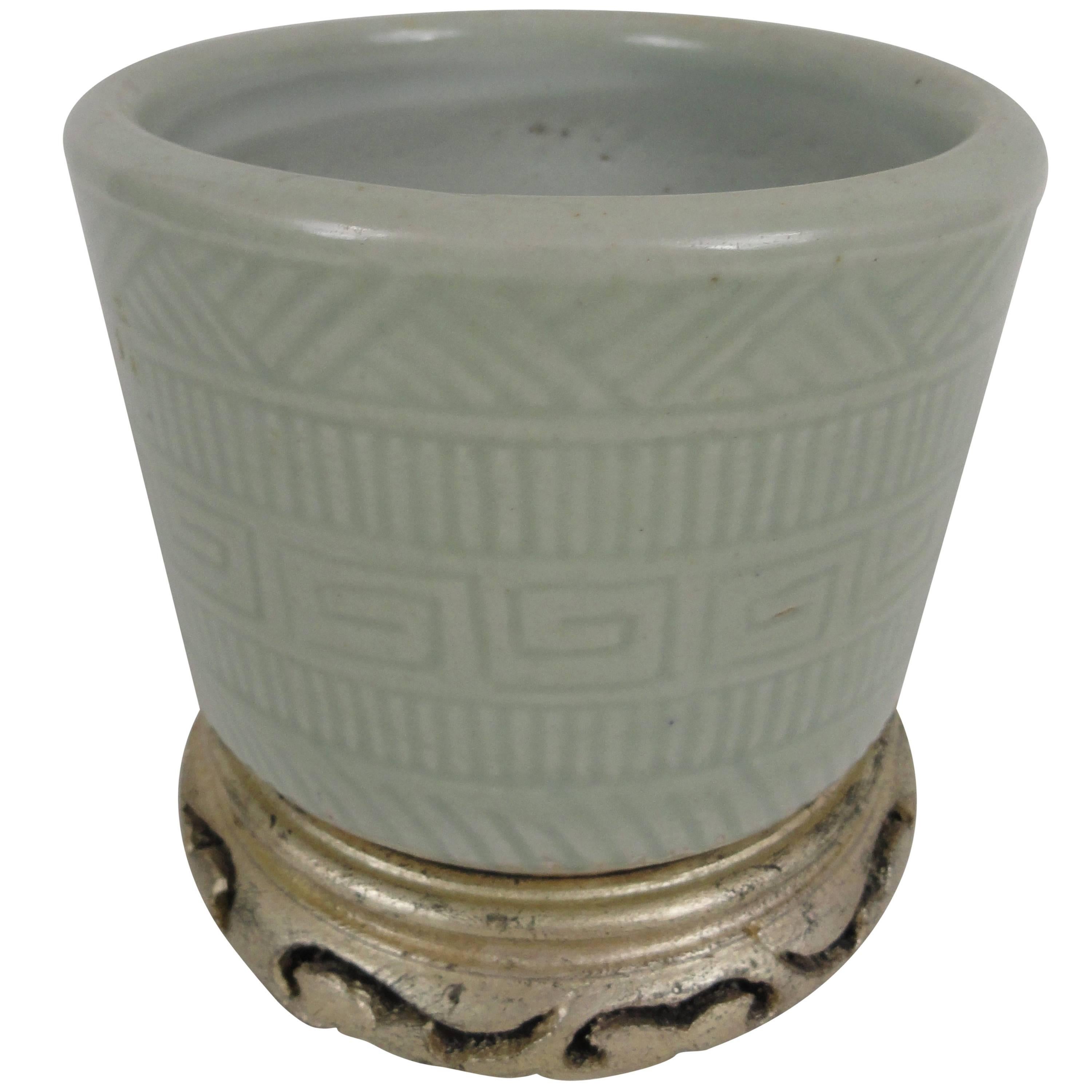 19th Century Chinese Porcelain Brush Pot For Sale