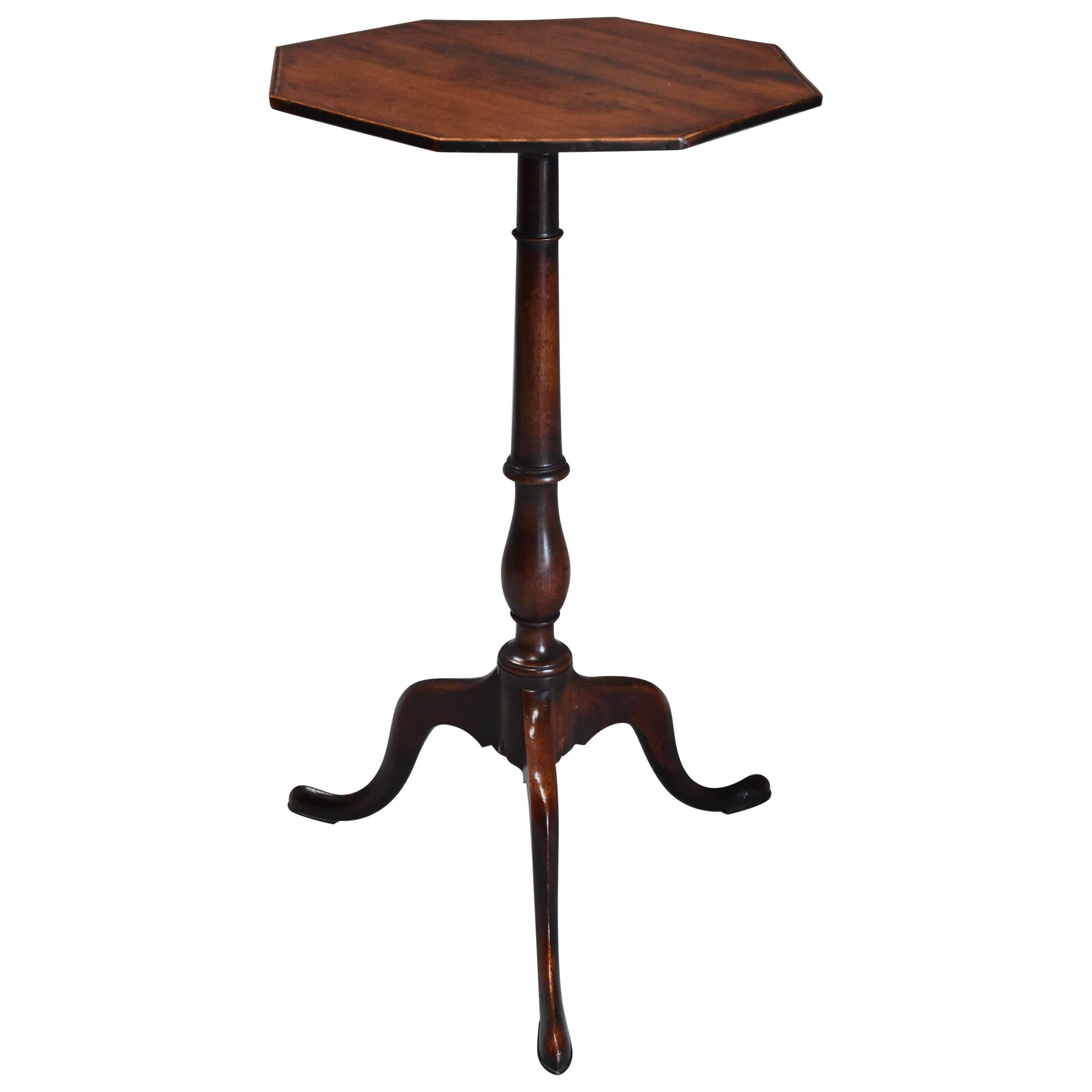 Elegant 18th Century Mahogany Occasional Table of Octagonal Form and Fine Patina For Sale