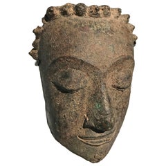 Fragmento de cabeza de bronce de Buda, Tailandia