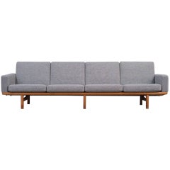 Hans Wegner GE236/4 Sofa