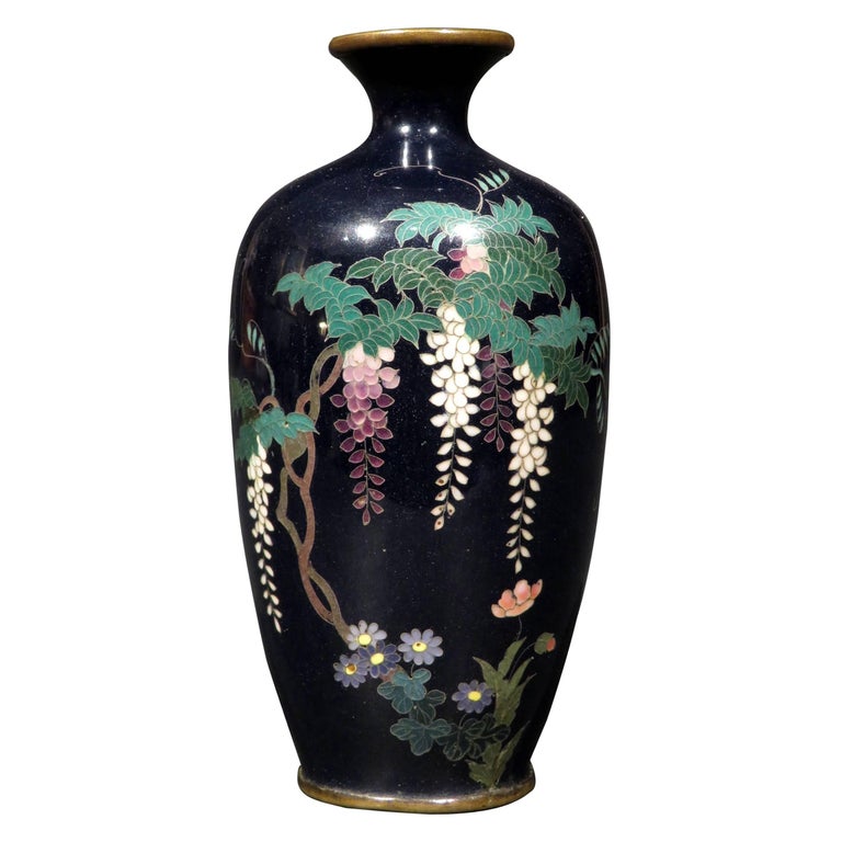 Vase miniature japonais en cloisonné en fil d'argent, période Meiji