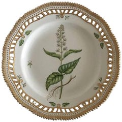Royal Copenhagen Flora Danica Pierced Dinner Plate #20/3553