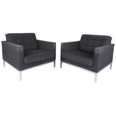 Mid-Century Modern Pair of Florence Knoll Club Chairs
