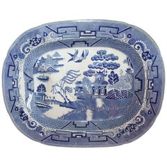 Plat à charcuterie anglais en saule bleu du 19ème siècle de taille monumentale