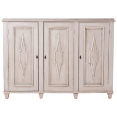 Buffet svedese dipinto in stile gustaviano realizzato da Fireside