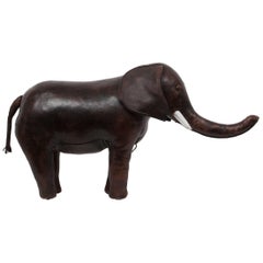 Pouf éléphant en cuir vintage pour Abercrombie & Fitch by Omersa for Liberty