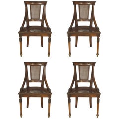 Quatre chaises d'appoint italiennes cannées de style Régence des années 1960