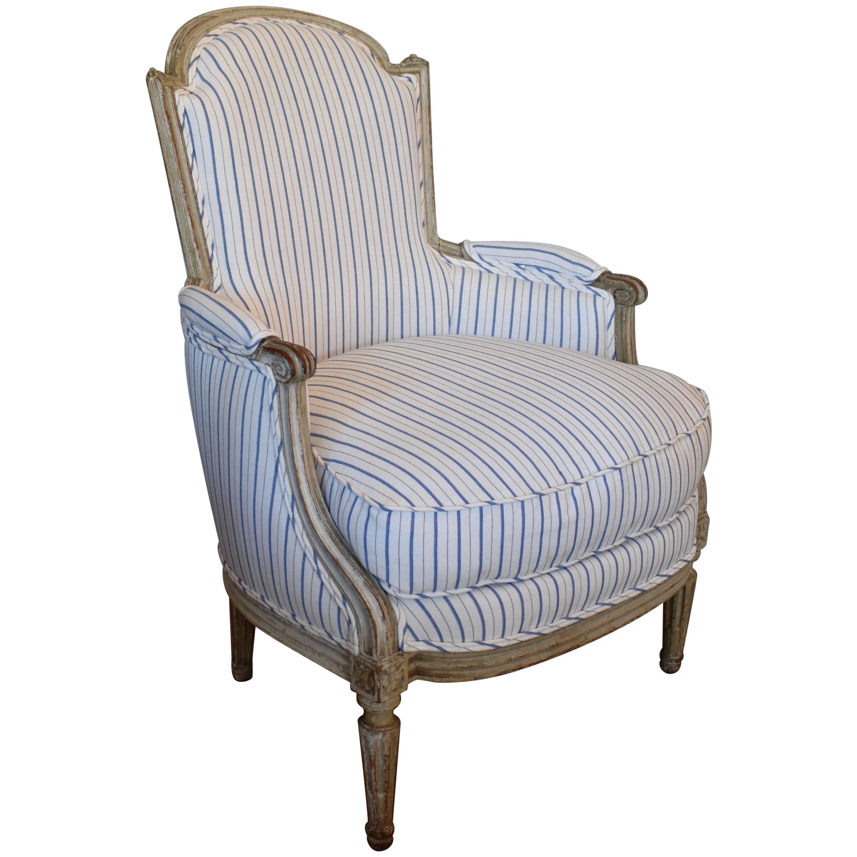 Early 19th Century Painted French Bergere For Sale