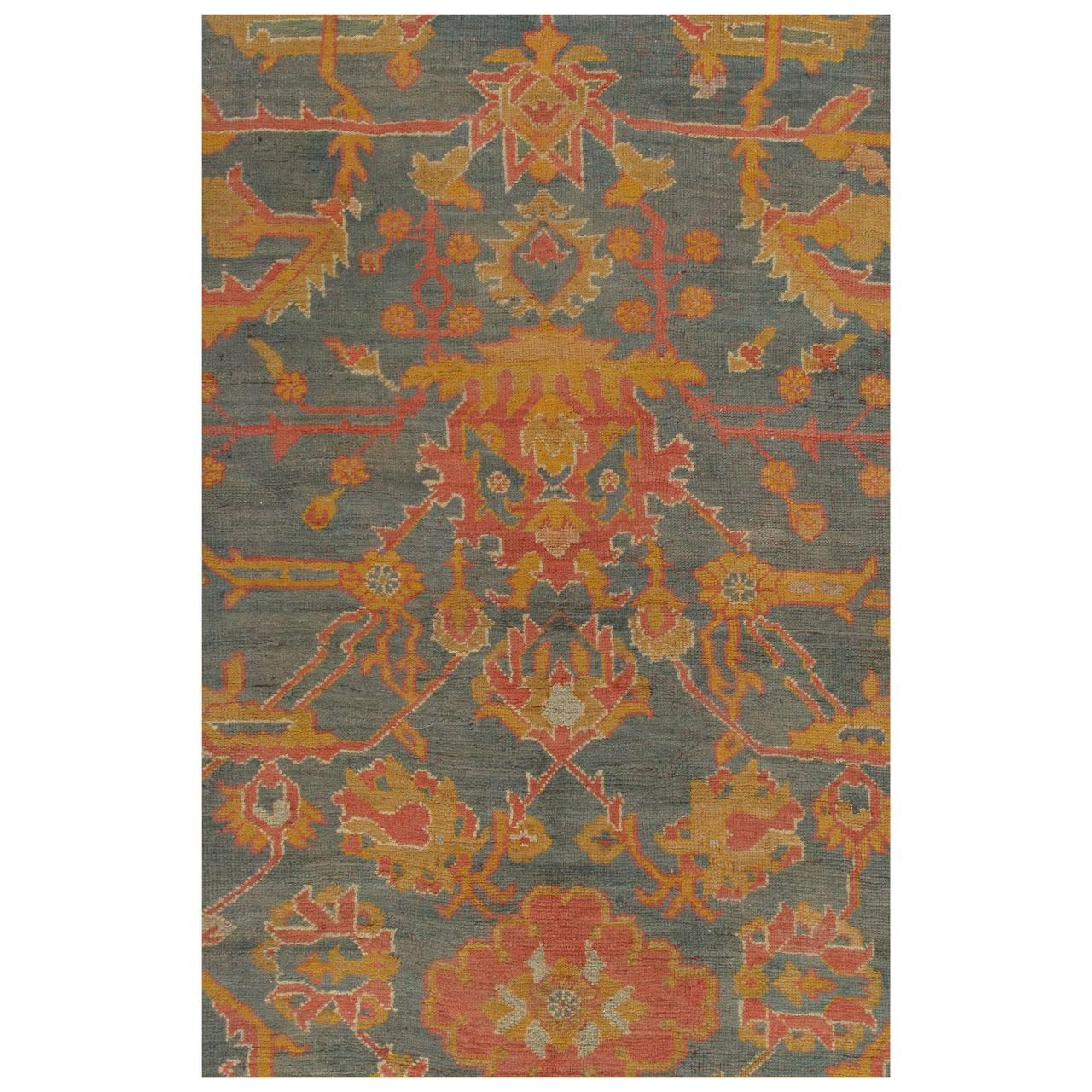 Tapis d'Oushak ancien de taille palais, fabriqué à la main en Turquie, gris, bleu et corail