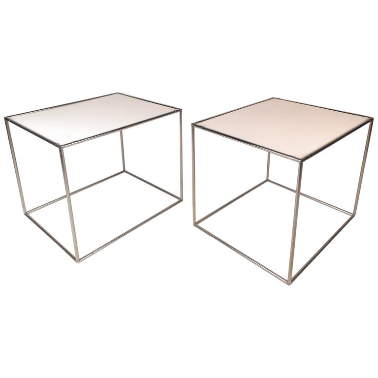 Pair of Mid-Century Modern End Tables For Sale