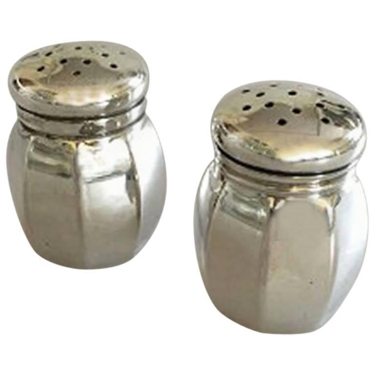 Set Salt/Pepper Shakers in Sterling Silver, American