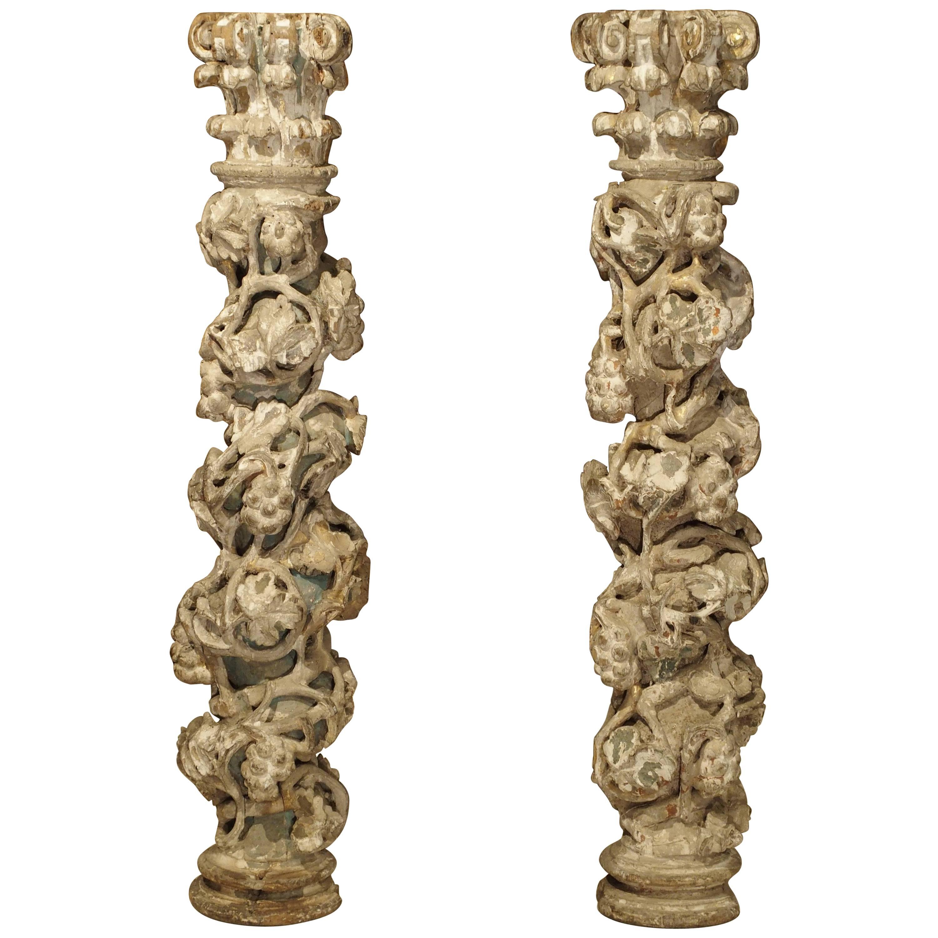 Paire de colonnes pour centre de table sculptées et polychromées du XVIIe siècle, Italie en vente