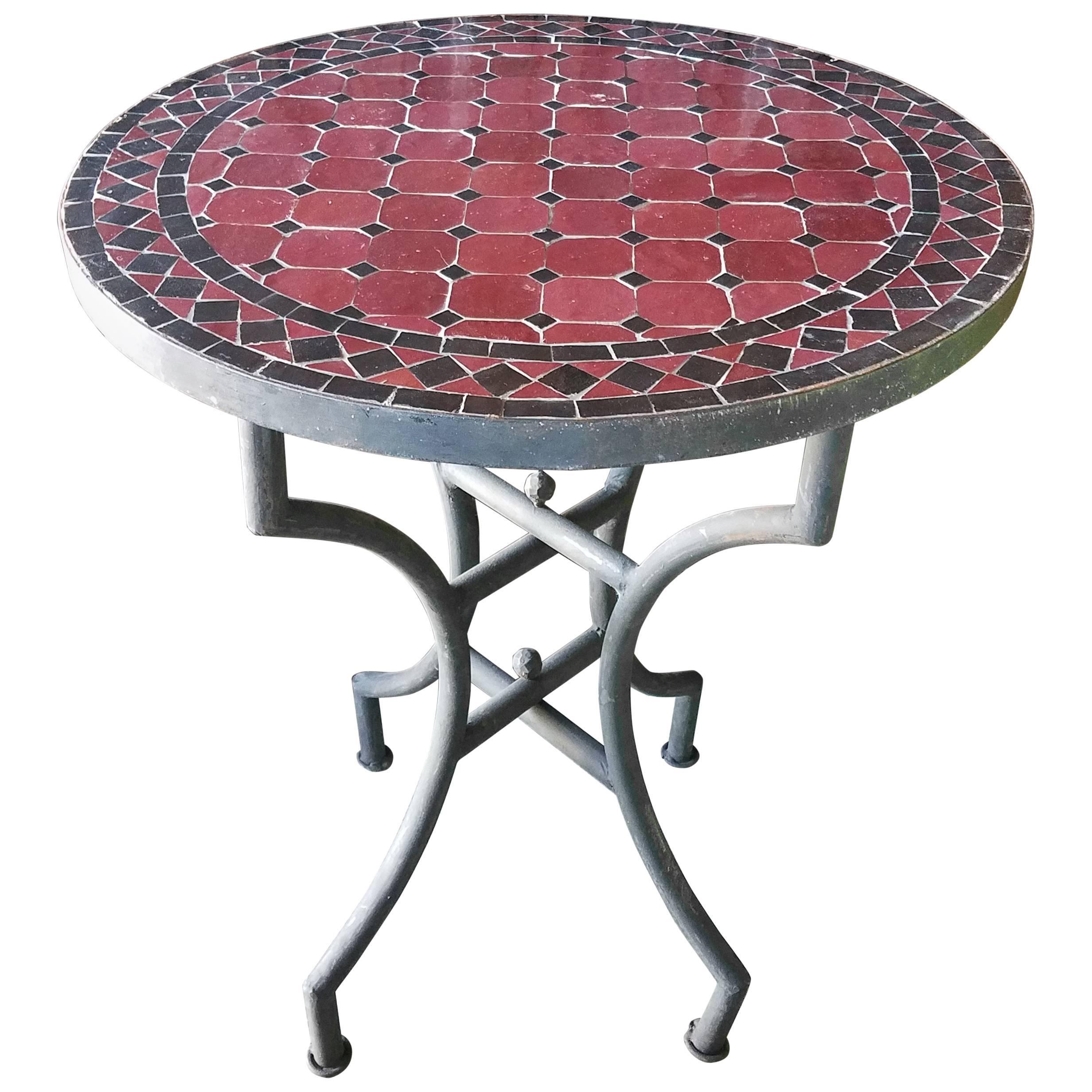 24" Black / Burgundy Moroccan Mosaic Table - CR4 For Sale