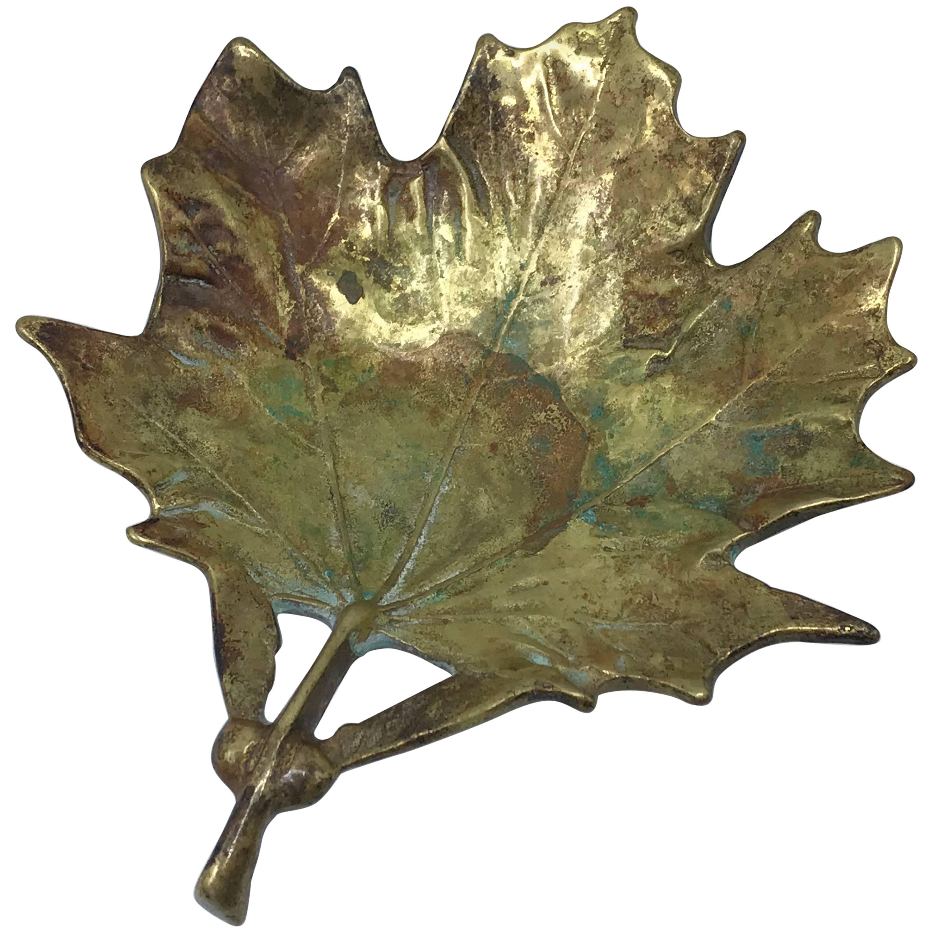 1950s Virginia Metalcrafters Brass Sugar Maple Leaf Sculpture For Sale