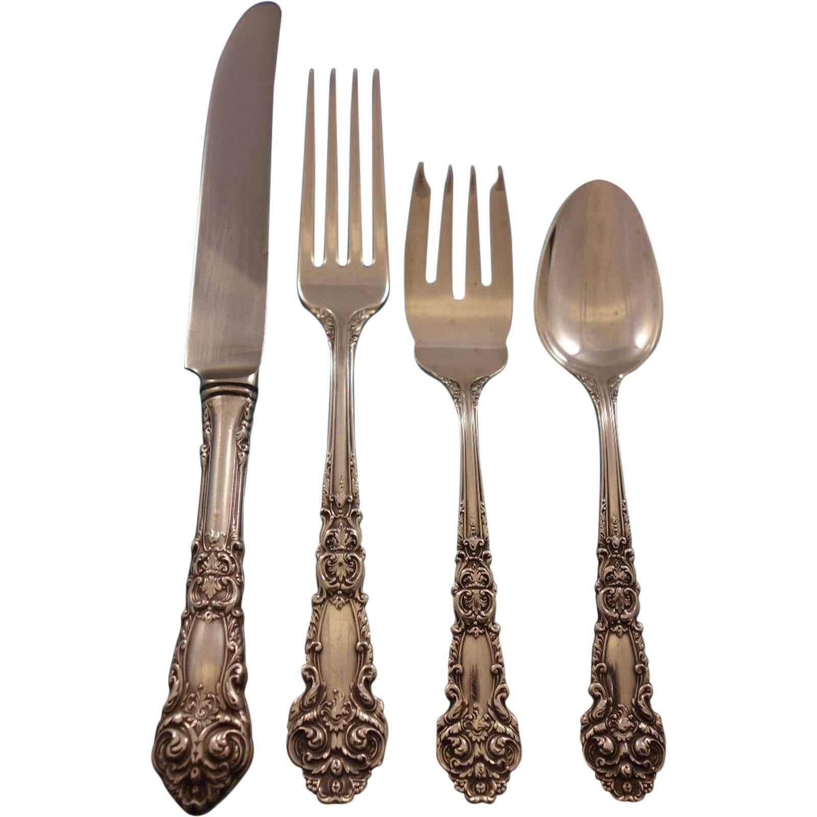 French Renaissance by Reed & Barton Sterling Silver Flatware Set 8 Service 32 Pc For Sale