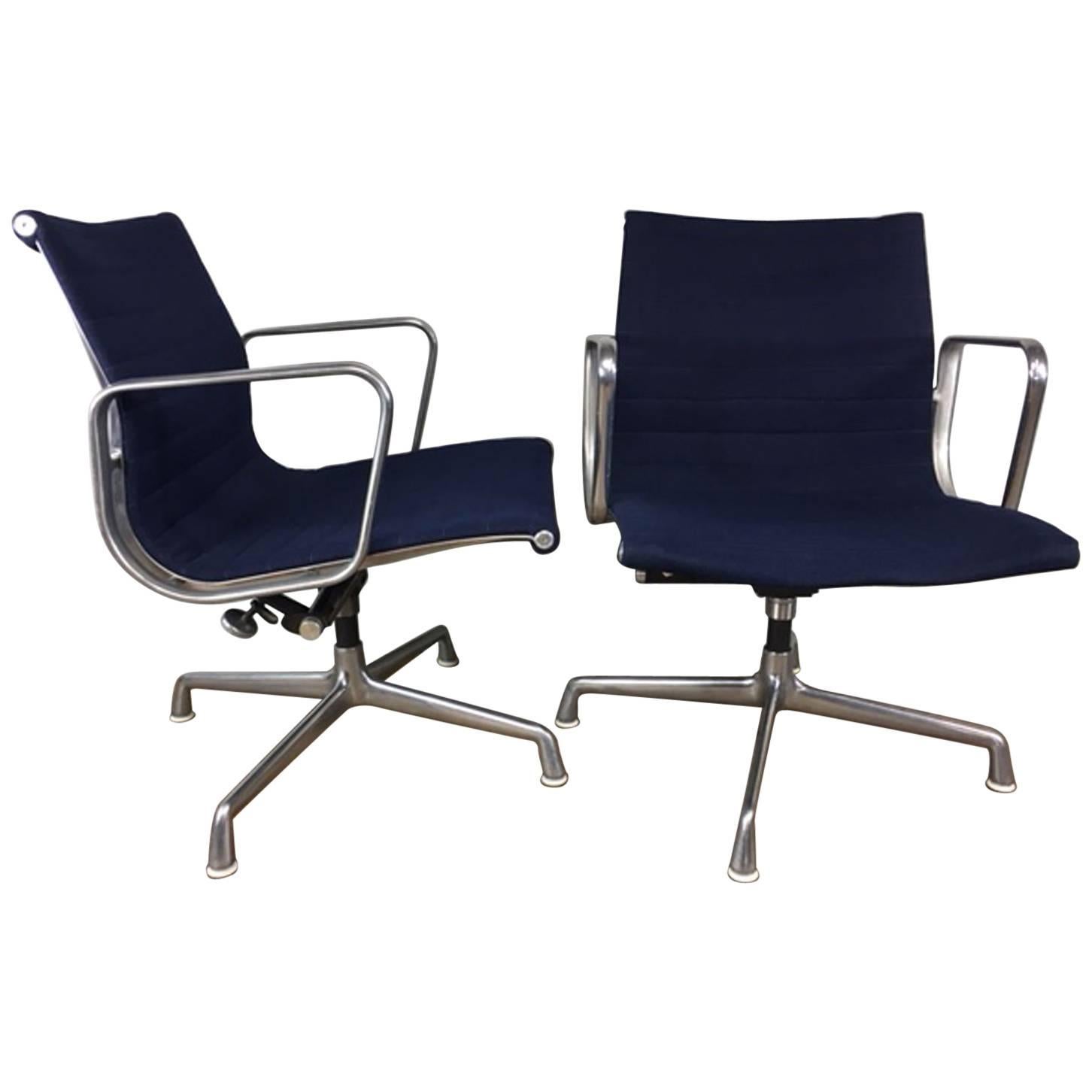 Charles Eames Aluminum Group Management Chair by Herman Miller