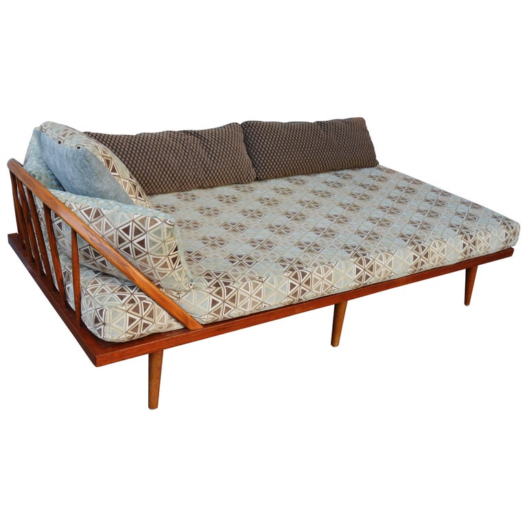 Danish Modern Teak and Oak Daybed/Sofa/Chaise/Guest Bed With Matching Pillows at 1stDibs