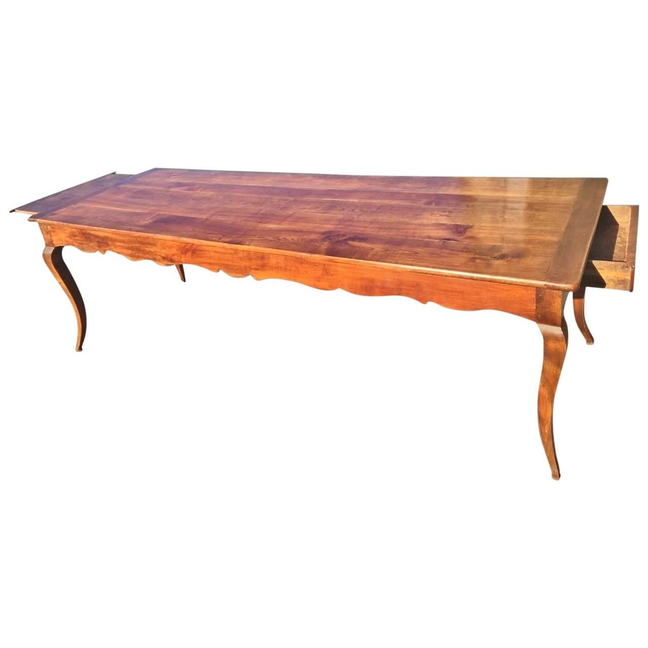 Farmhouse table. Cherry wood Kitchen Table. 19th Century For Sale