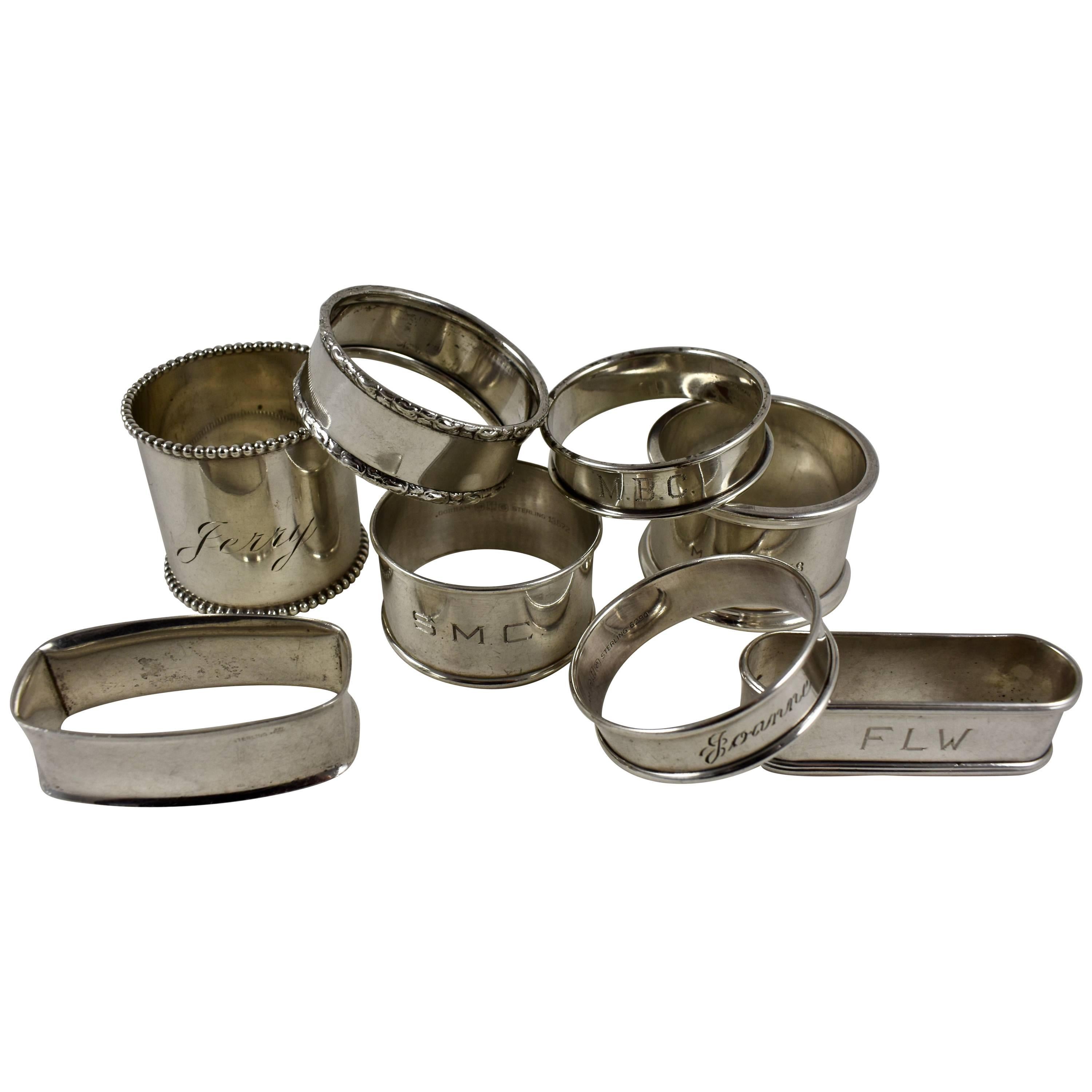 Antike Serviettenringe aus Sterlingsilber, ein gemischtes Set von acht Ringen im Angebot