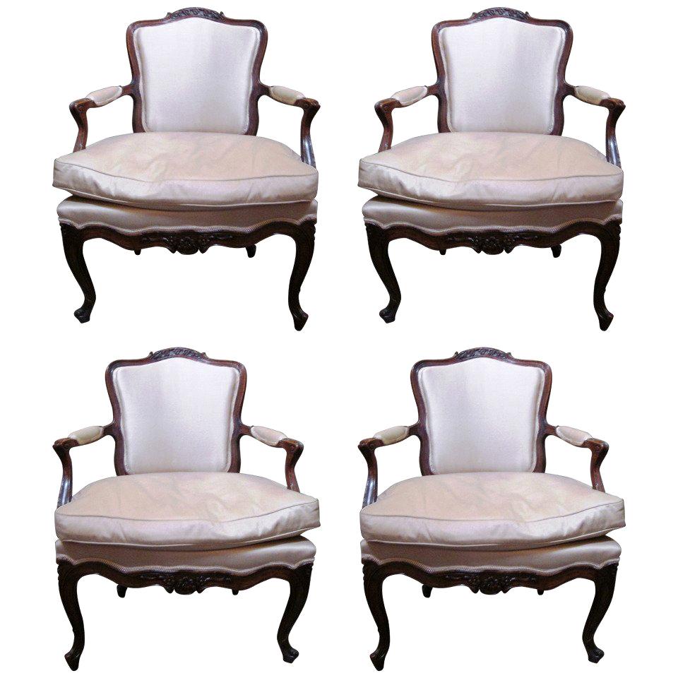 Ensemble de quatre fauteuils rococo italiens du XVIIIe siècle en vente