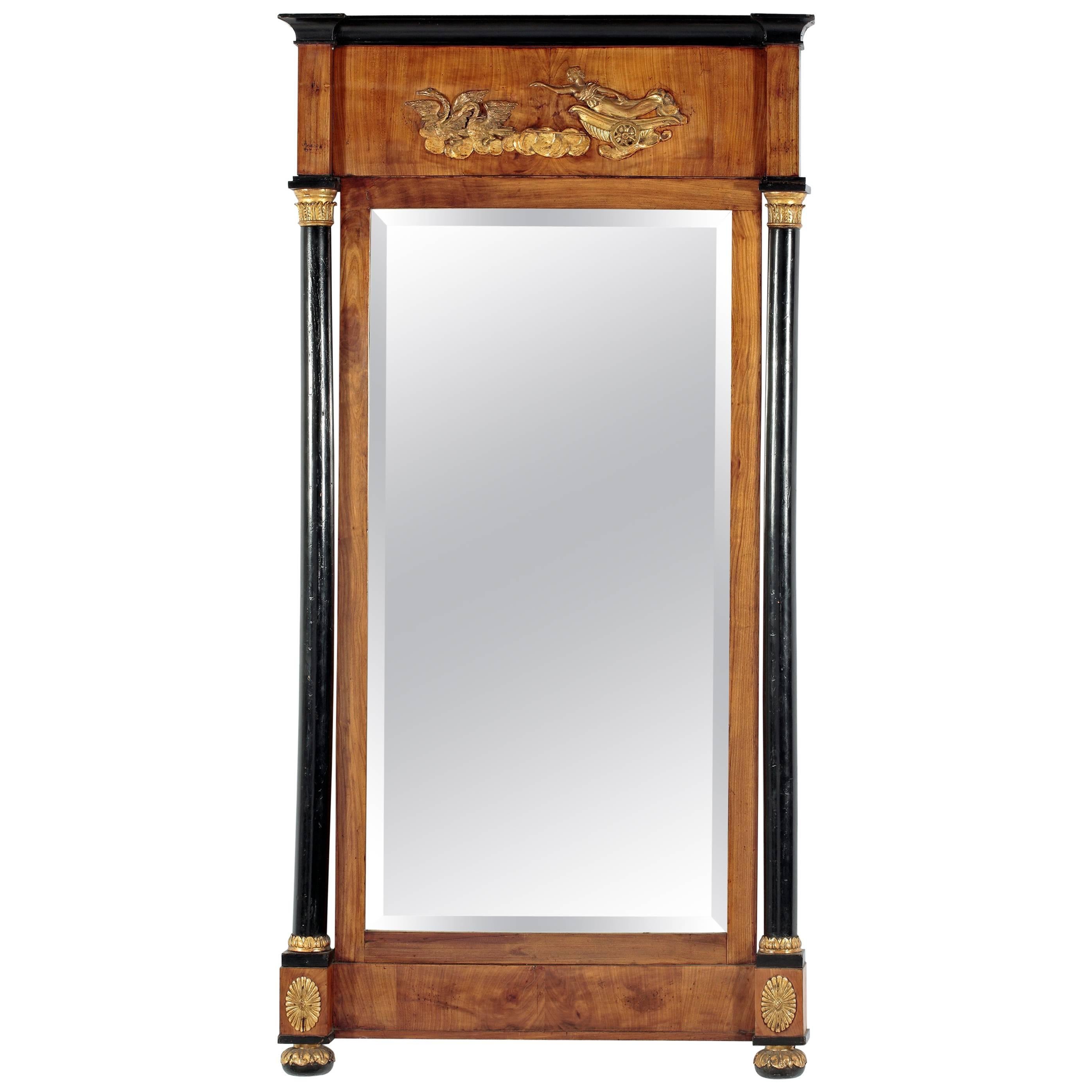 Miroir de pilier néoclassique en bois fruitier et bois d'ébène doré à la feuille en vente