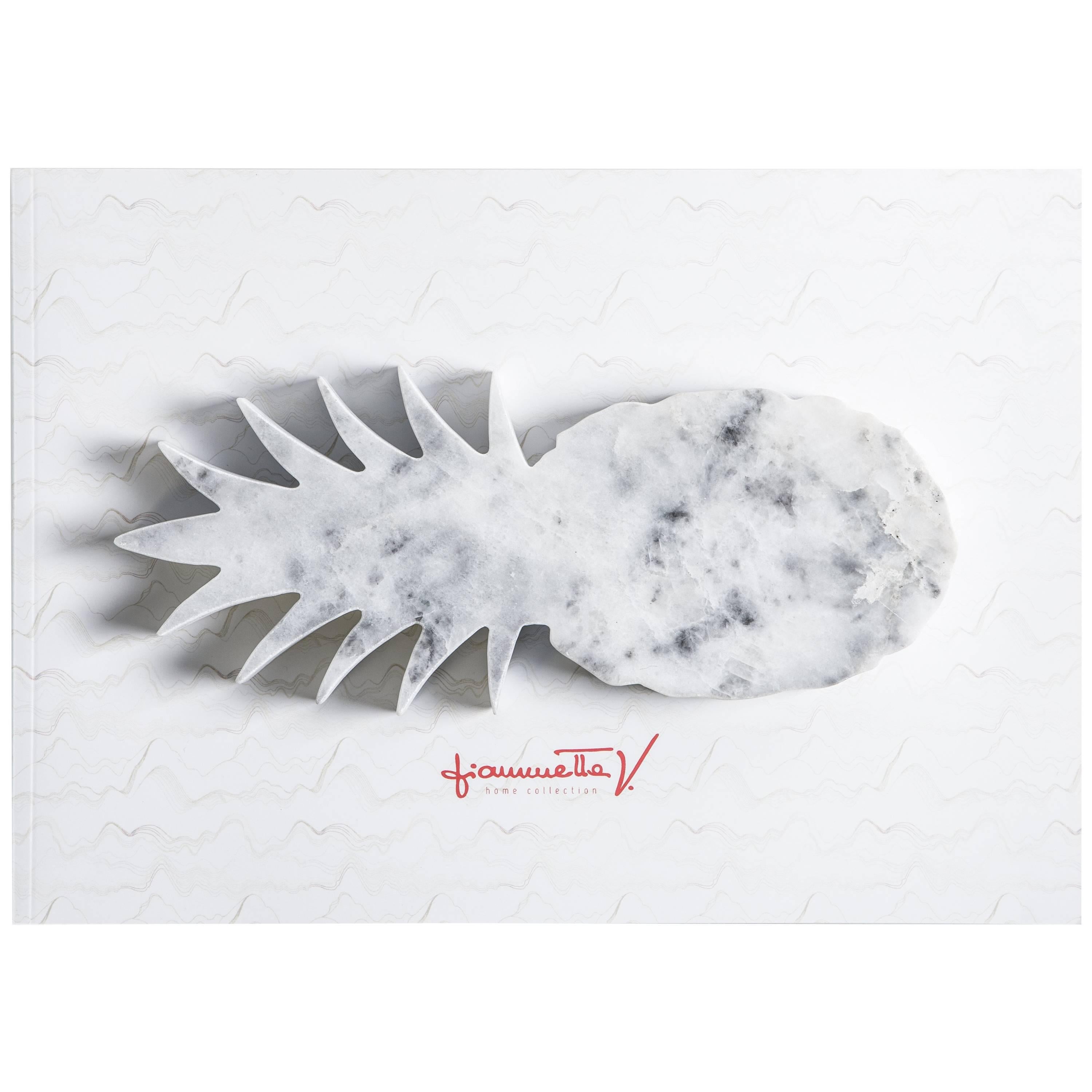 Handgefertigter Briefbeschwerer aus weißem Carrara-Marmor mit Ananasform, handgefertigt im Angebot