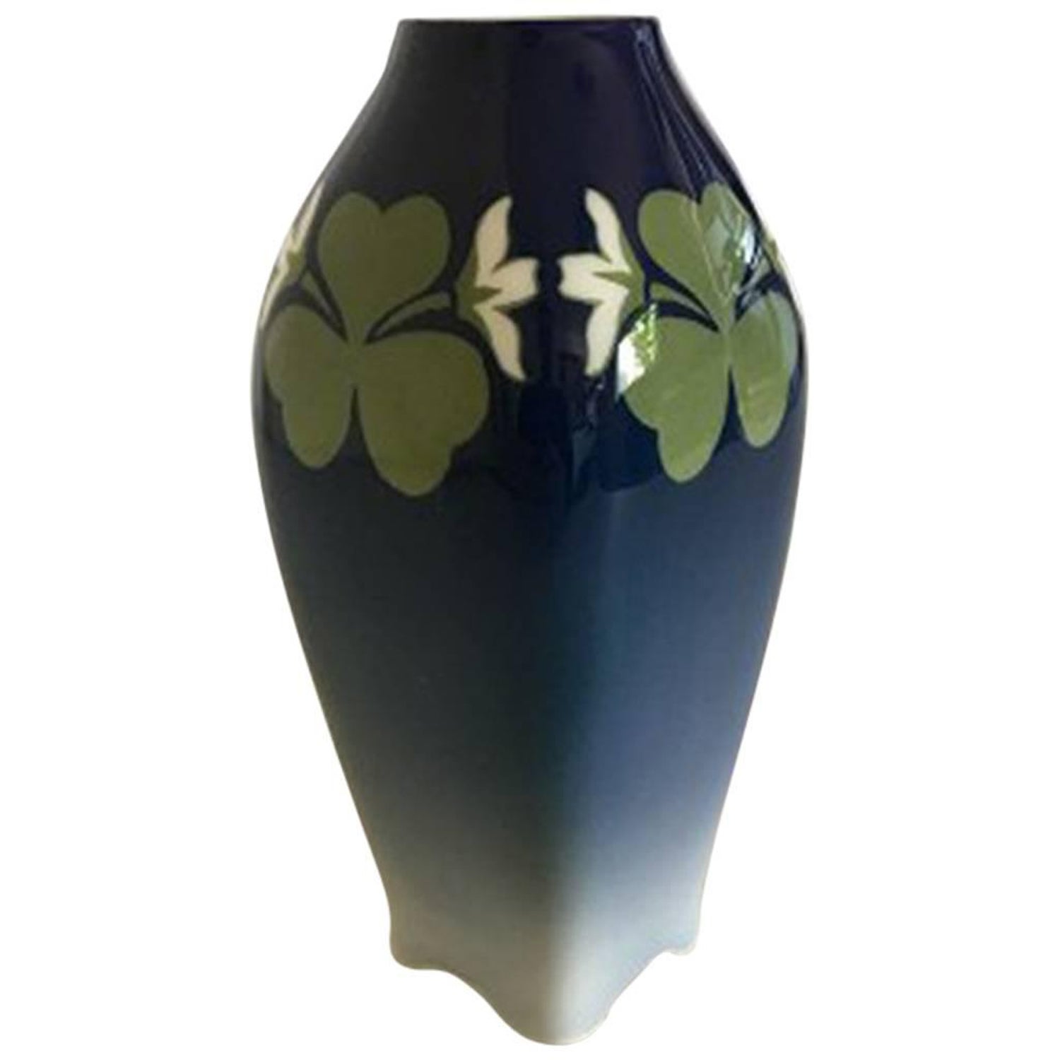 Royal Copenhagen Art Nouveau Vase No. 401/240 with Clover Decoration For  Sale at 1stDibs
