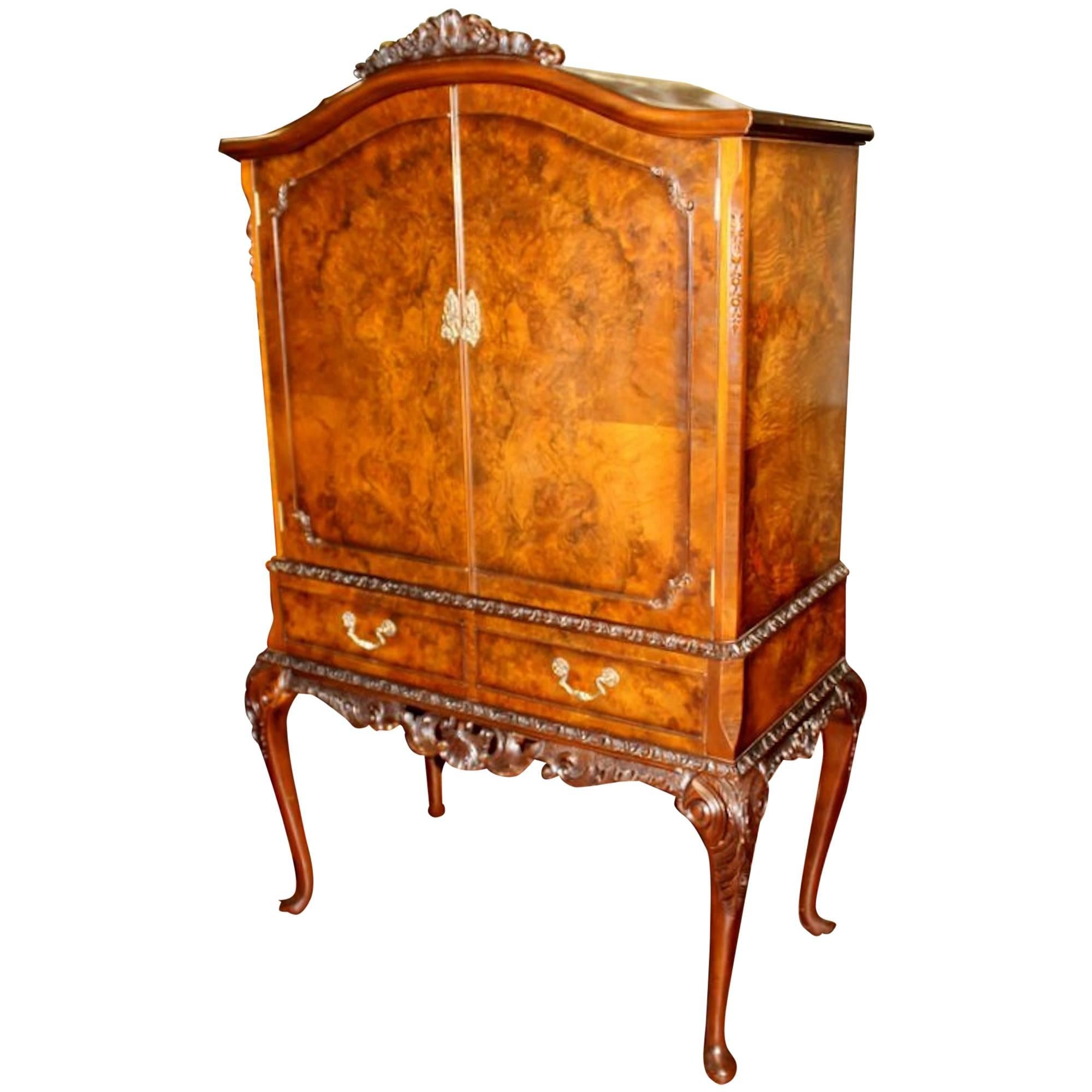 Superb Old English Burr Walnut and Hand-Carved Georgian Style Drinks Cabinet For Sale