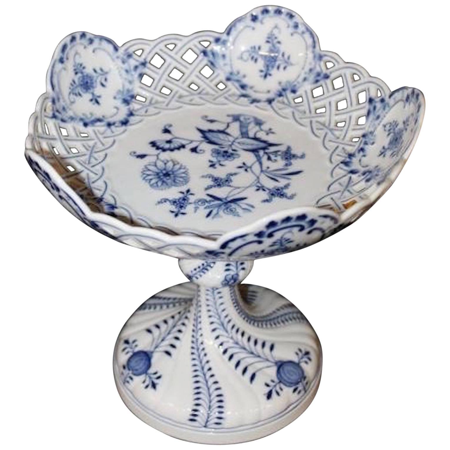 19th Century Meissen Porcelain Blue Onion Compote