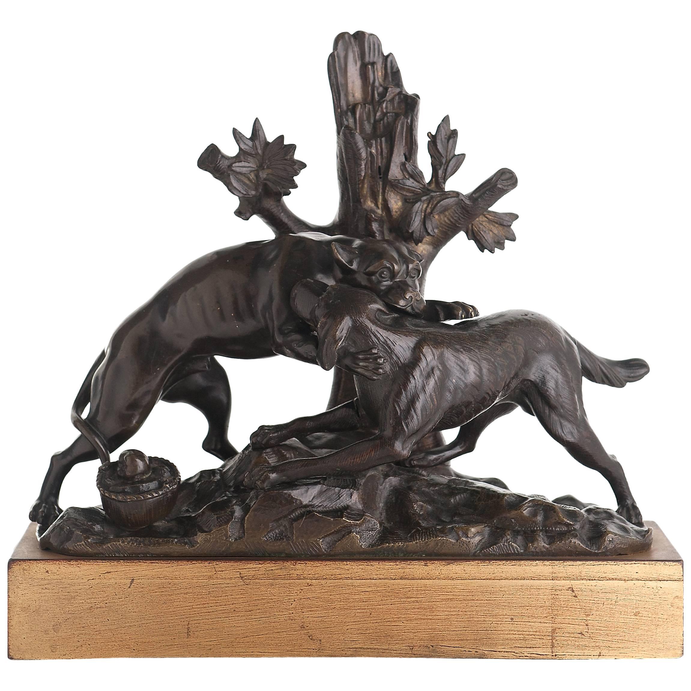 18th Century Bronze Sculpture of Two Fighting Dogs, Naturalistically Modeled For Sale